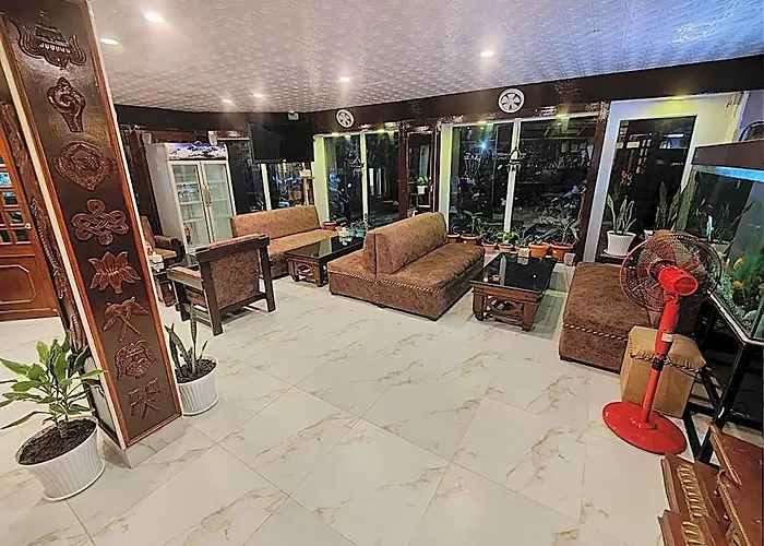 Hotel Triratna
