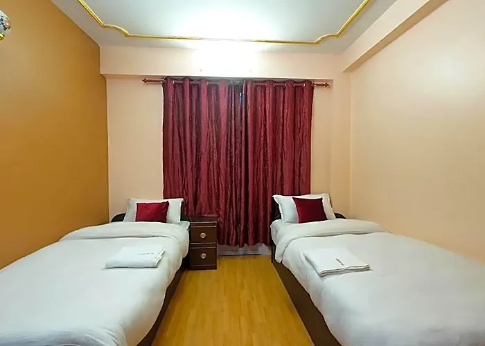 Hotel Triratna